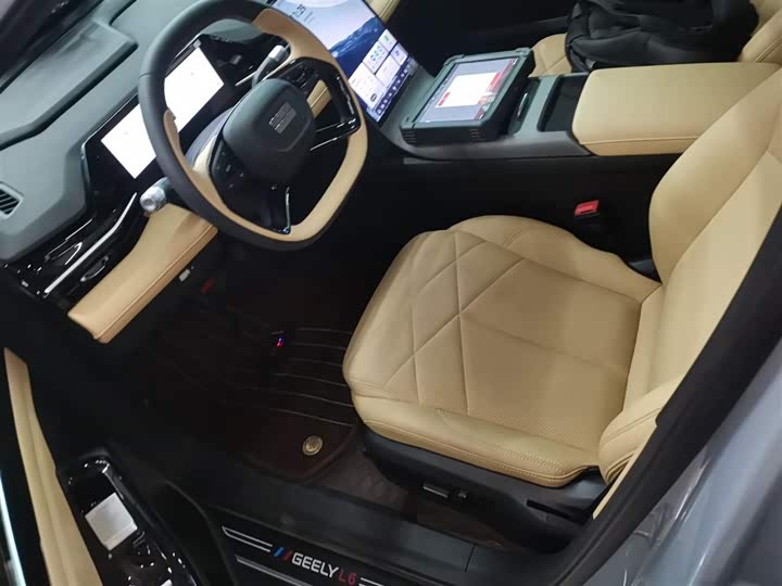 Фото 15 - Geely Galaxy L6