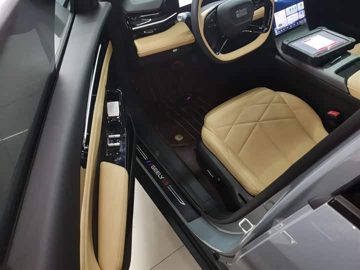 Фото 16 - Geely Galaxy L6