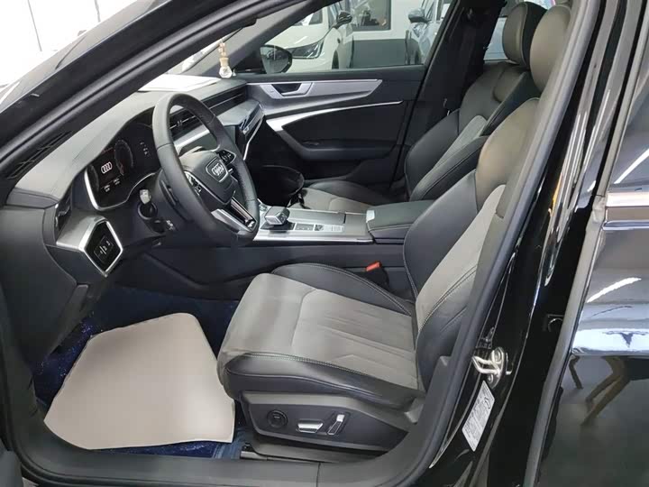 Фото 15 - Audi A6L