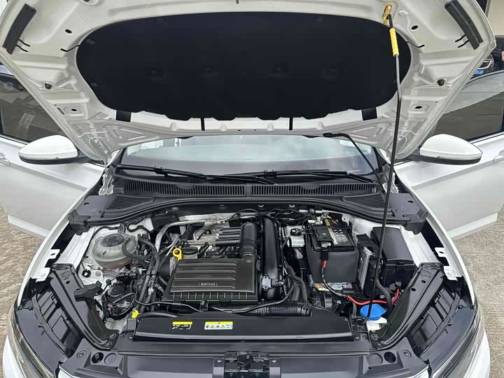 Фото 14 - Volkswagen Sagitar L