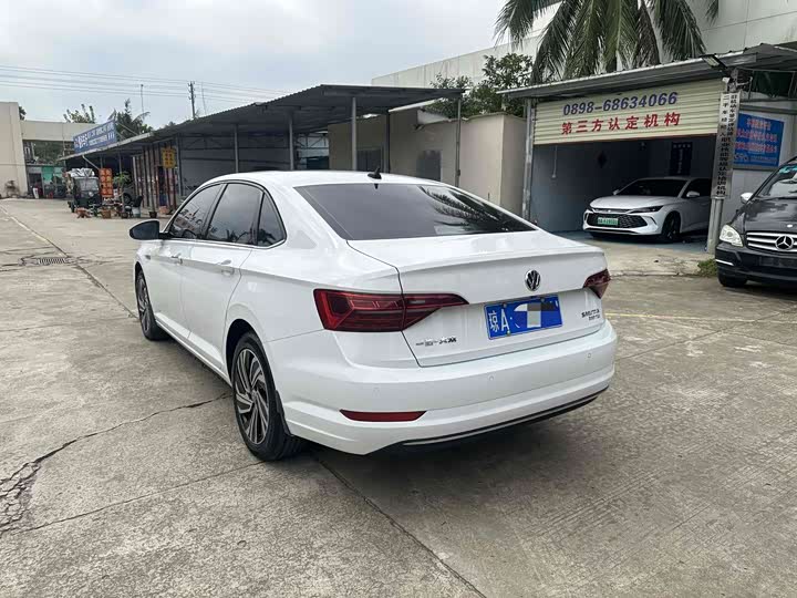 Фото 4 - Volkswagen Sagitar L