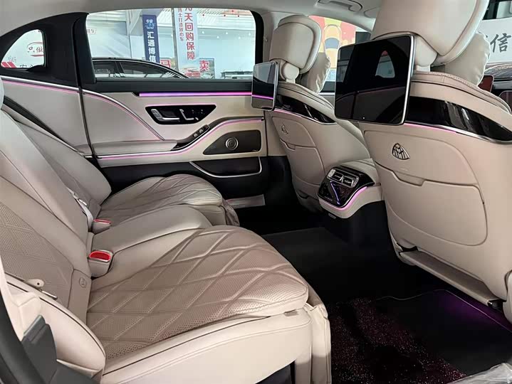 Фото 10 - Mercedes-Benz Maybach S-Class