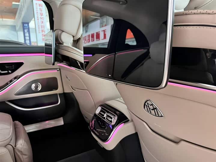 Фото 8 - Mercedes-Benz Maybach S-Class