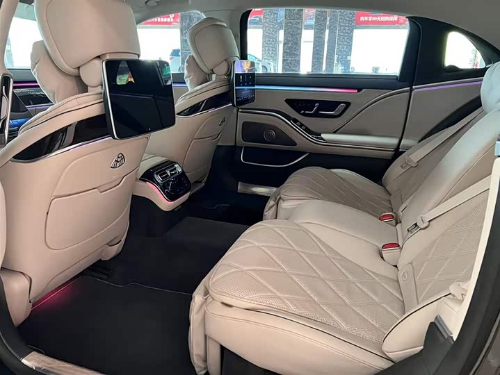 Фото 9 - Mercedes-Benz Maybach S-Class