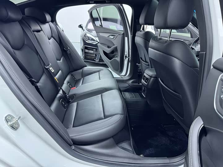 Фото 14 - Cadillac CT5