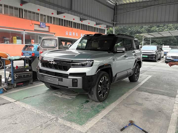 Фото 1 - BYD FangChengBao Leopard 8