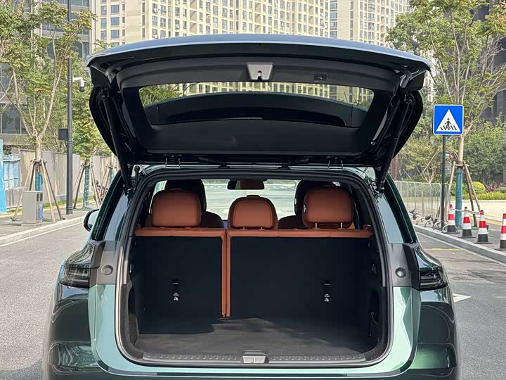 Фото 21 - LiXiang L6