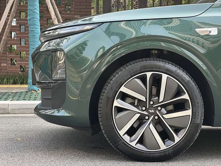 Фото 23 - LiXiang L6