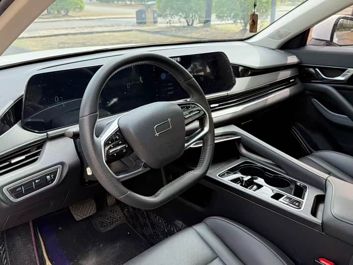 Фото 20 - Bestune B70