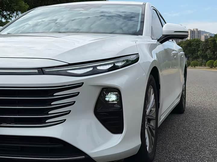 Фото 8 - Bestune B70