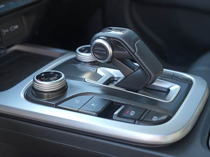 Фото 15 - Tank 300