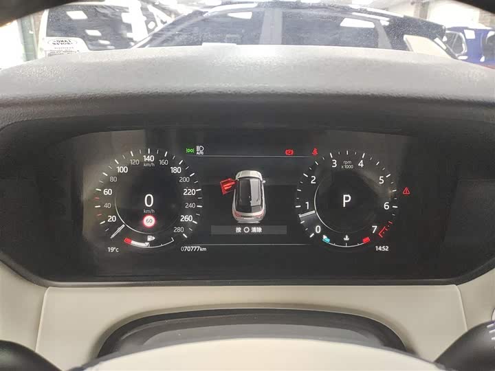 Фото 12 - Land Rover Range Rover Velar