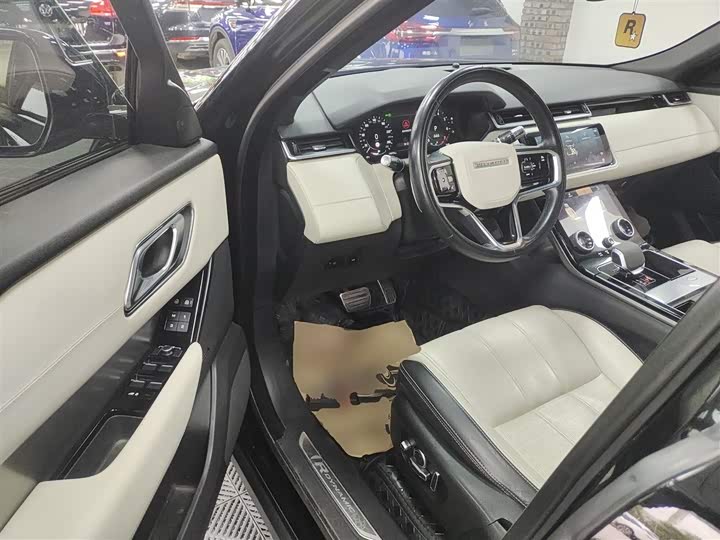 Фото 16 - Land Rover Range Rover Velar