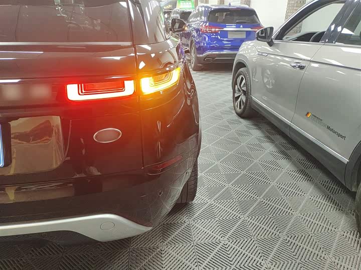 Фото 8 - Land Rover Range Rover Velar