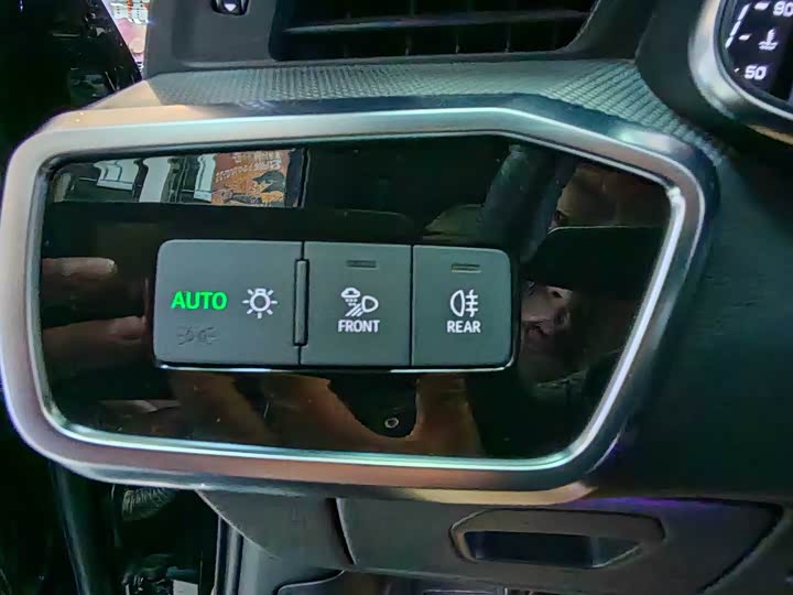 Фото 16 - Audi A6L