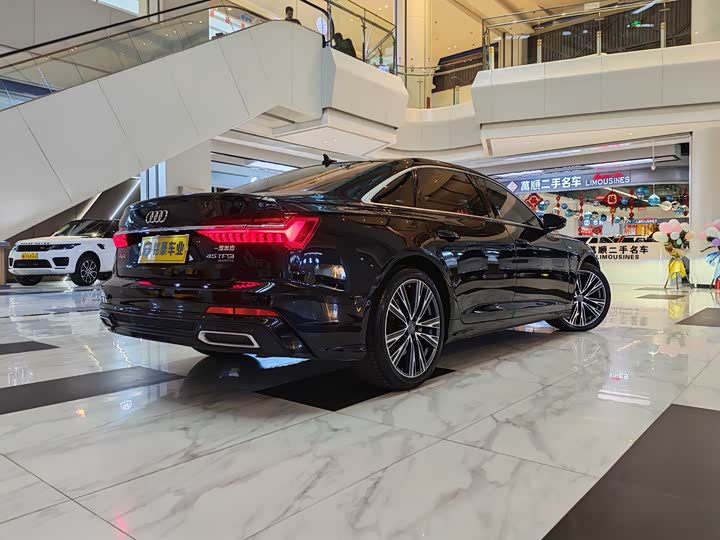 Фото 7 - Audi A6L