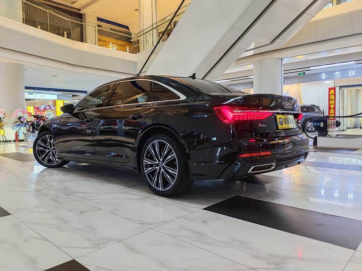 Фото 9 - Audi A6L