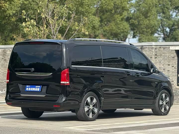 Фото 4 - Mercedes-Benz V-Class