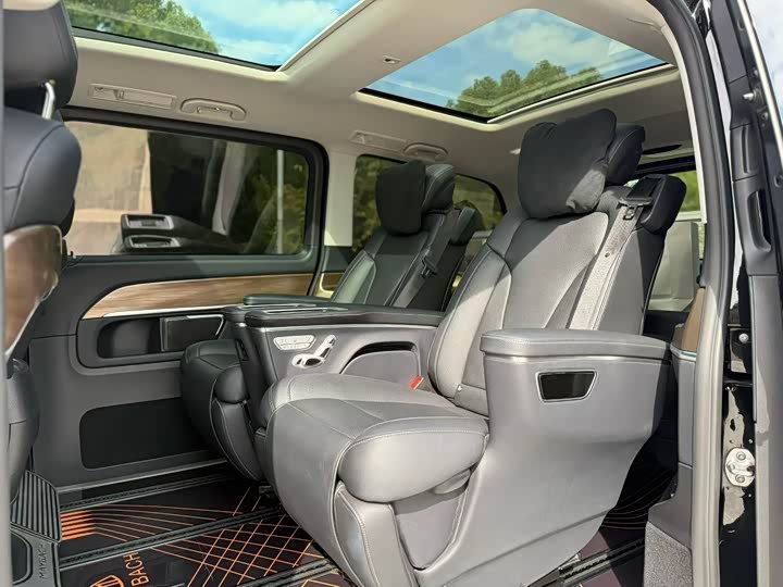 Фото 6 - Mercedes-Benz V-Class