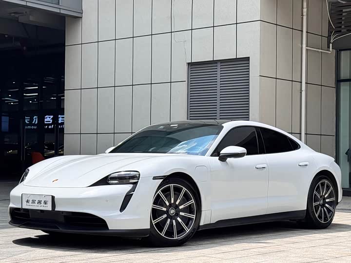 Фото 1 - Porsche Taycan