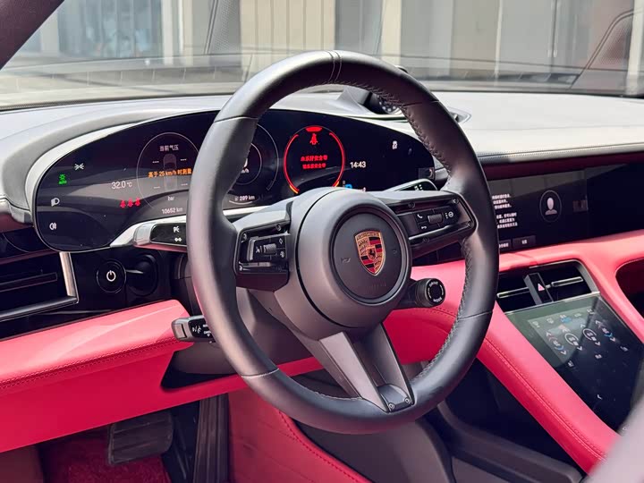 Фото 7 - Porsche Taycan