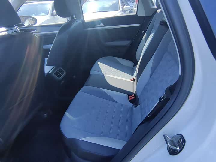 Фото 10 - Volkswagen Lavida