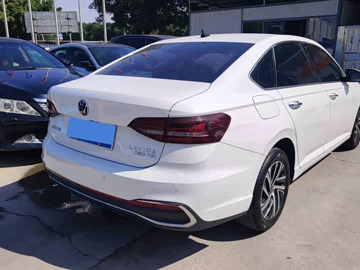 Фото 5 - Volkswagen Lavida