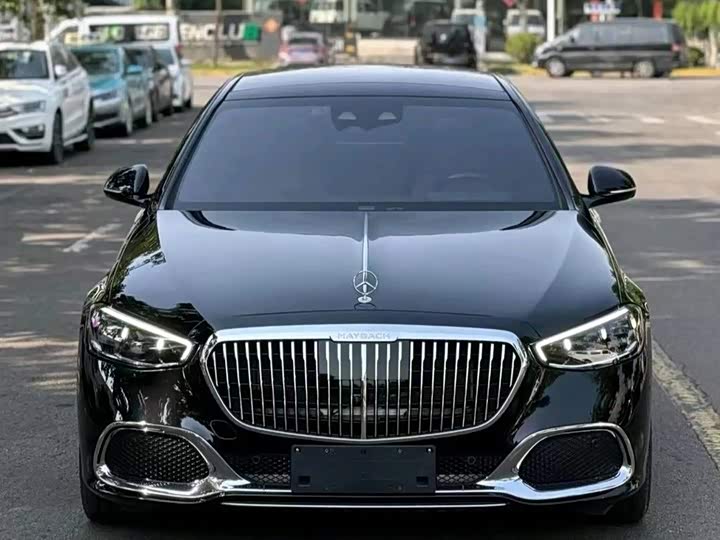 Фото 2 - Mercedes-Benz Maybach S-Class