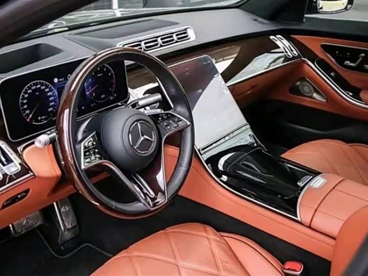Фото 4 - Mercedes-Benz Maybach S-Class