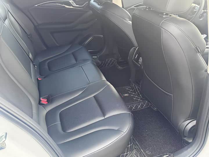 Фото 8 - Bestune B70