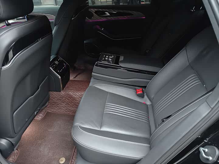 Фото 15 - Hongqi H9