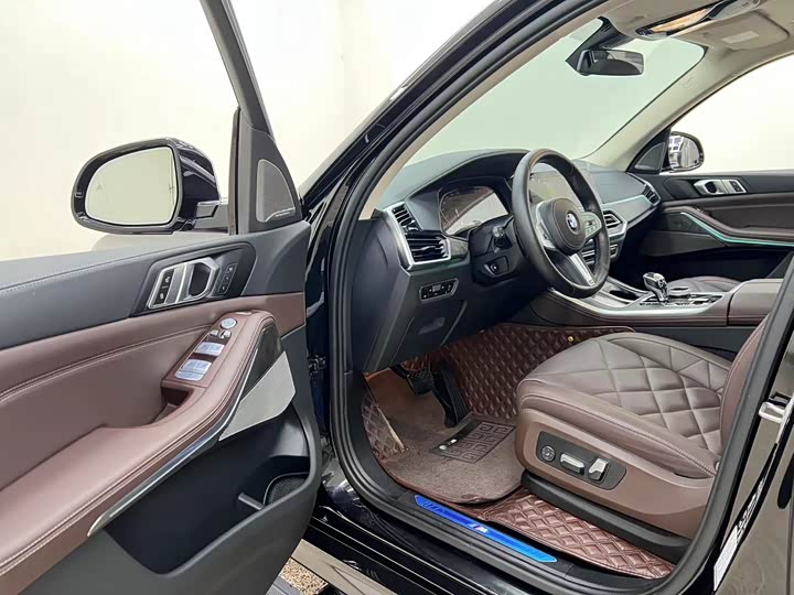 Фото 15 - BMW X5