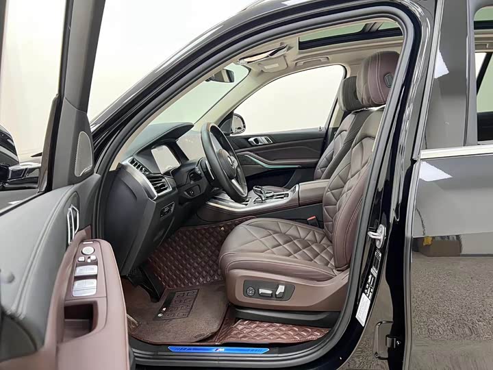 Фото 17 - BMW X5