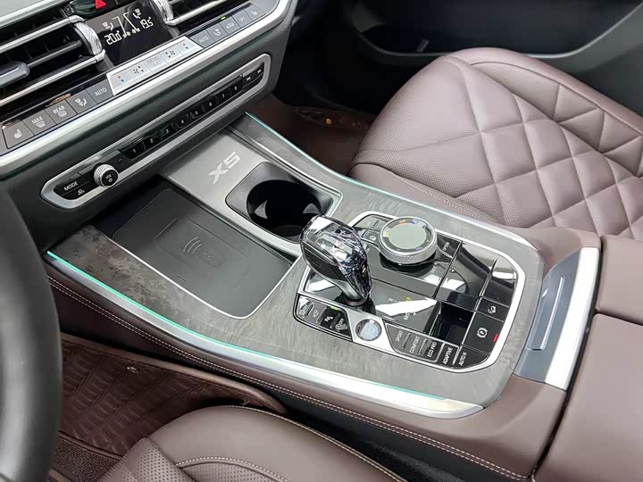 Фото 30 - BMW X5