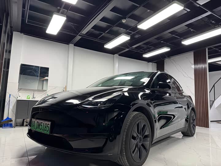 Фото 1 - Tesla Model Y