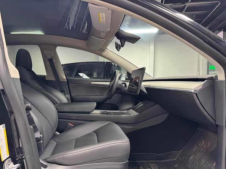 Фото 11 - Tesla Model Y