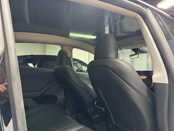 Фото 13 - Tesla Model Y