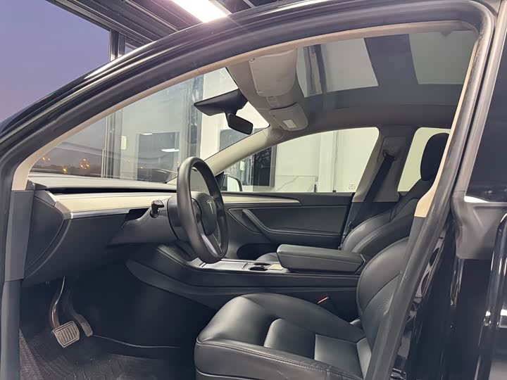 Фото 4 - Tesla Model Y