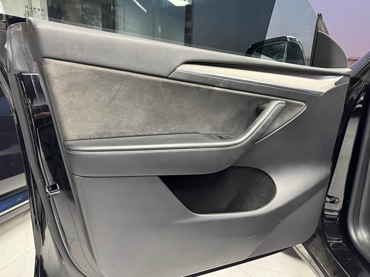 Фото 6 - Tesla Model Y