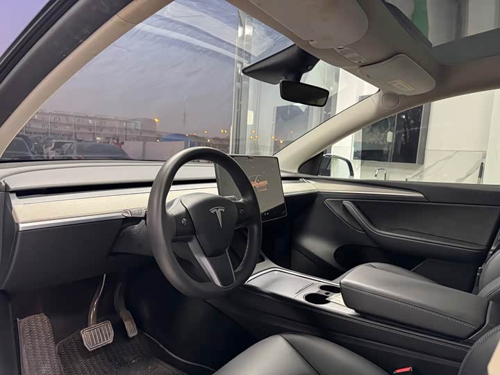 Фото 7 - Tesla Model Y
