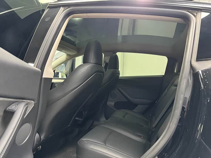 Фото 9 - Tesla Model Y