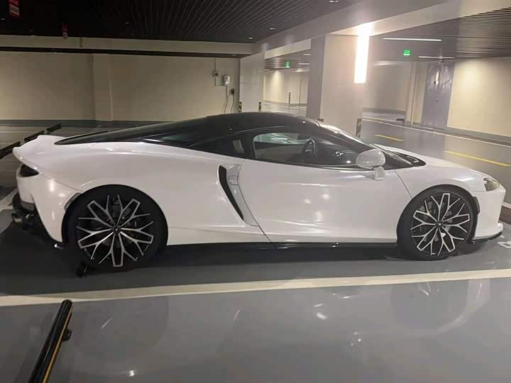 Фото 5 - McLaren GT