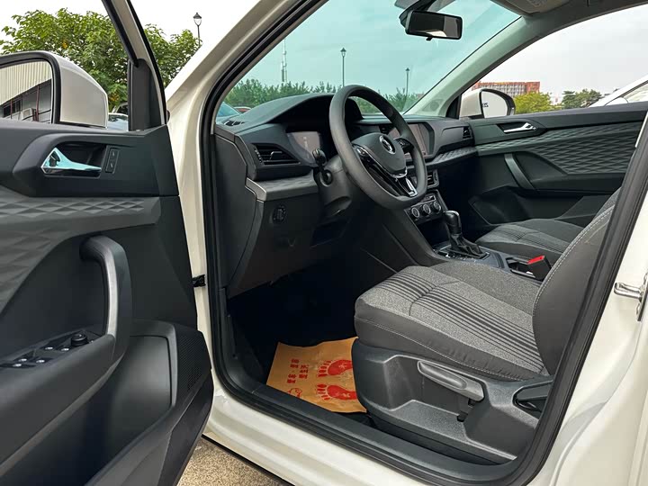 Фото 7 - Volkswagen Tharu