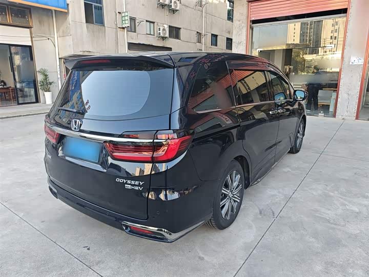 Фото 7 - Honda Odyssey