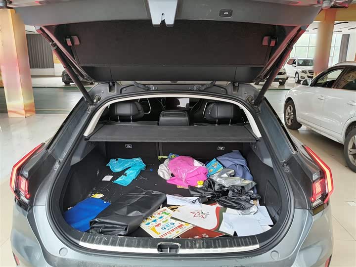 Фото 9 - Zeekr 001