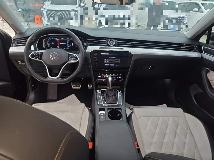 Фото 10 - Volkswagen Magotan