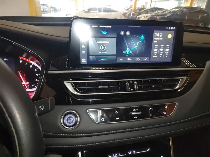 Фото 13 - Changan CS75