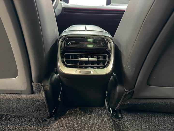 Фото 19 - XPeng P7