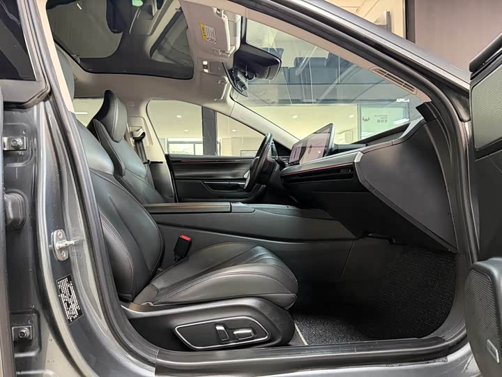 Фото 9 - XPeng P7