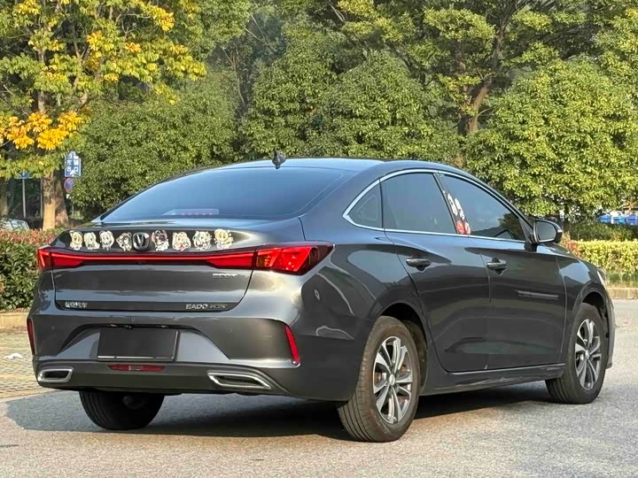 Фото 19 - Changan Eado Plus